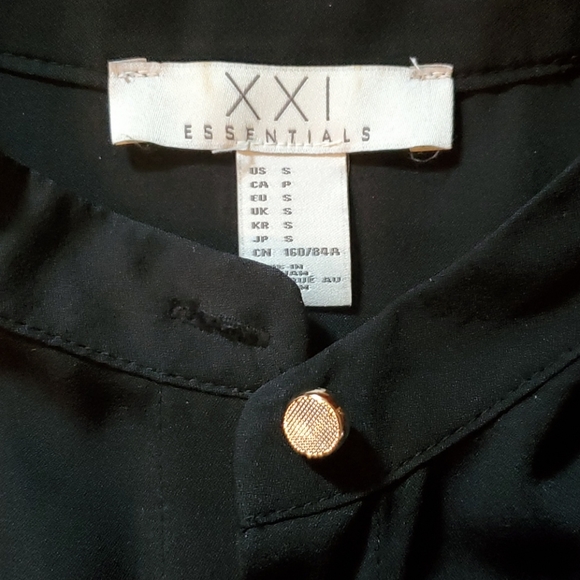 Forever 21 set of 2 button blouses - Picture 9 of 9